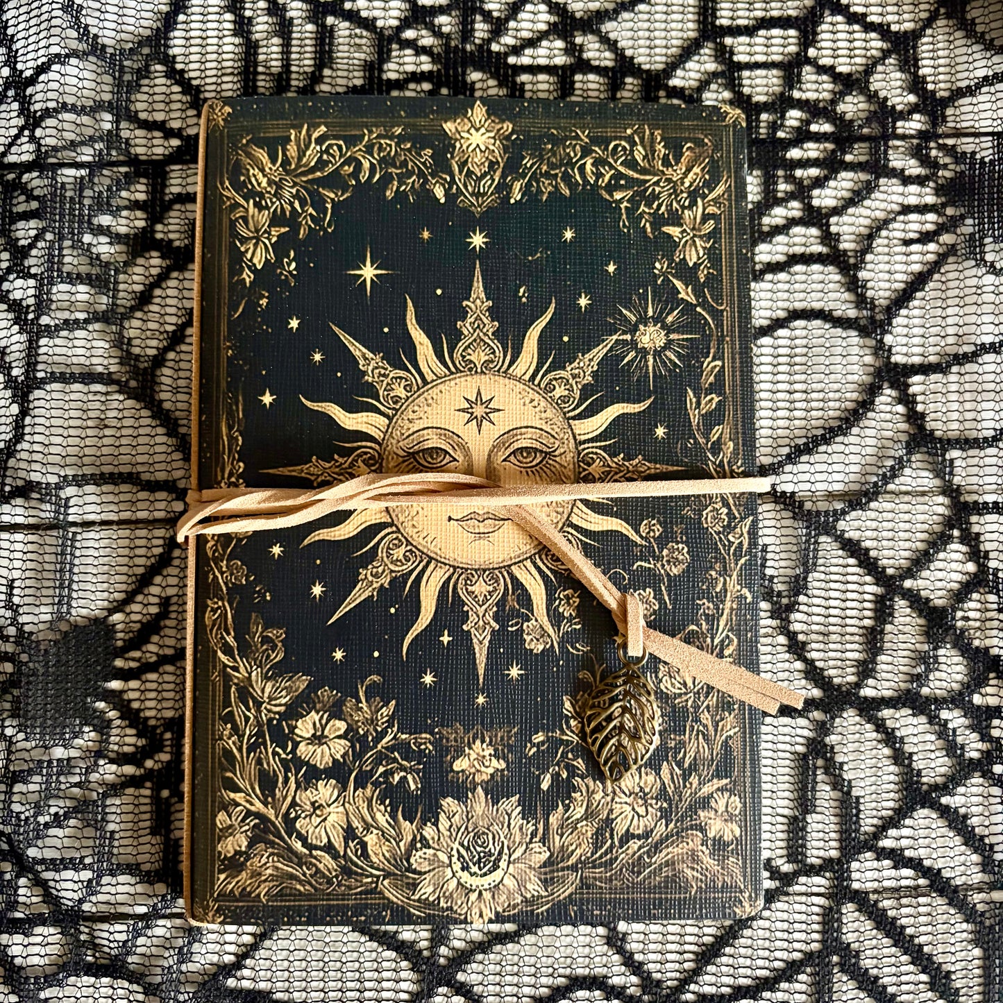Spooky Scoops︱Halloween Mystery Scoops︱Cute and Spooky Prizes with Premium Picks
